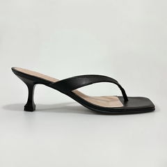 CHINELO SALTO FINO PRETO