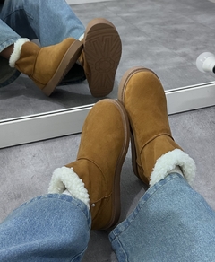 Imagem do BOTA PELEGO CARAMELO