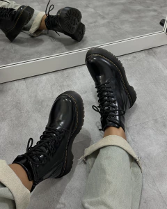 Coturno Grunde Preto Vinil - Grunde Shoes