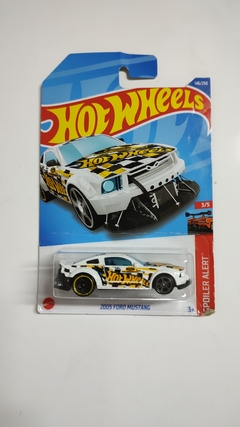 Hot Wheels 2005 Ford Mustang