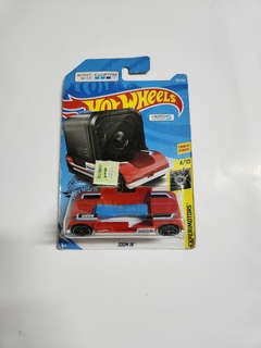 Hot Wheels Zoom In