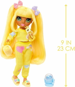 Rainbow High 120360 Muñeca Junior High Pj Party Fashion Sunny en internet