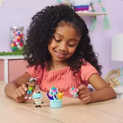 Gabby's Dollhouse Set Camping X4 Personajes 1 Accesorio Sorpresa 36227 - All4Toys