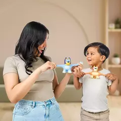 Muñeco Bluey Elástico Stretchy Hero 18024 - All4Toys