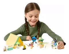 Bluey 17678 - Playset Campamento + Bluey Family en internet
