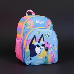 Mochila 72411 Bluey Espalda 12" Arcoiris en internet