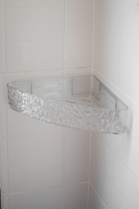 Esquinero de ducha c/autoadhesivo - comprar online