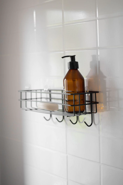 Estante con autoadhesivo y ganchos - comprar online