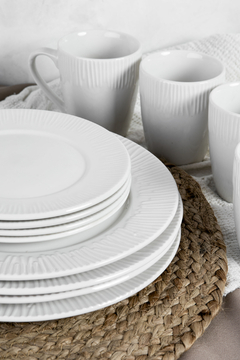Set X16 de vajilla blanca con rayas en internet