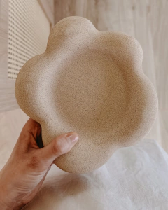 BANDEJA FLOWER PUFF AREIA na internet