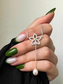 COLLAR FLOR PERLA
