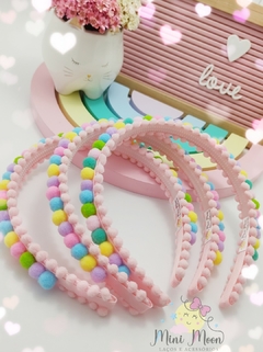 Tiara-(Arco)-Pom-Pom-Colorido