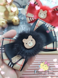 Laço Burbarry Urso Teddy Coleção Outono/Inverno (Laço tamanho M medindo aproximadamente 10cm) na internet