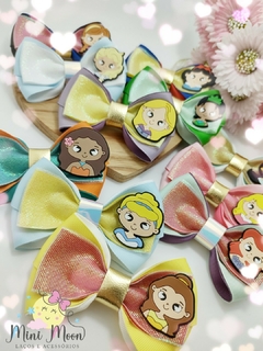 Coleção Princesas Disney (Laço medindo aproximadamente 11 cm)