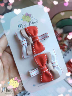 Laço Escolar Parzinho Branco,vermelho e marrom.