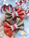 Duplinha de Laço Escolar Vermelho e Marrom ( laço P medindo aproximadamente 7 cm)