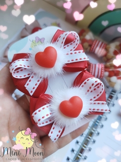 Laço Escolar Duplinha na xuxuinha ( Laço P medindo aproximadamente 6 cm)