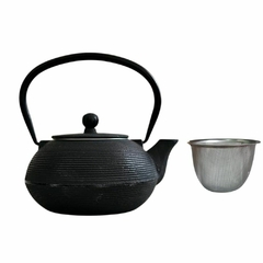 Tetera hierro fundido con filtro infusor 500 ml color negro - comprar online