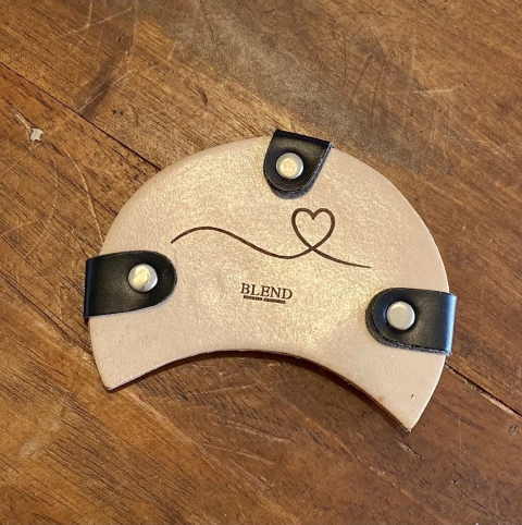 Tapa erva em couro - S2