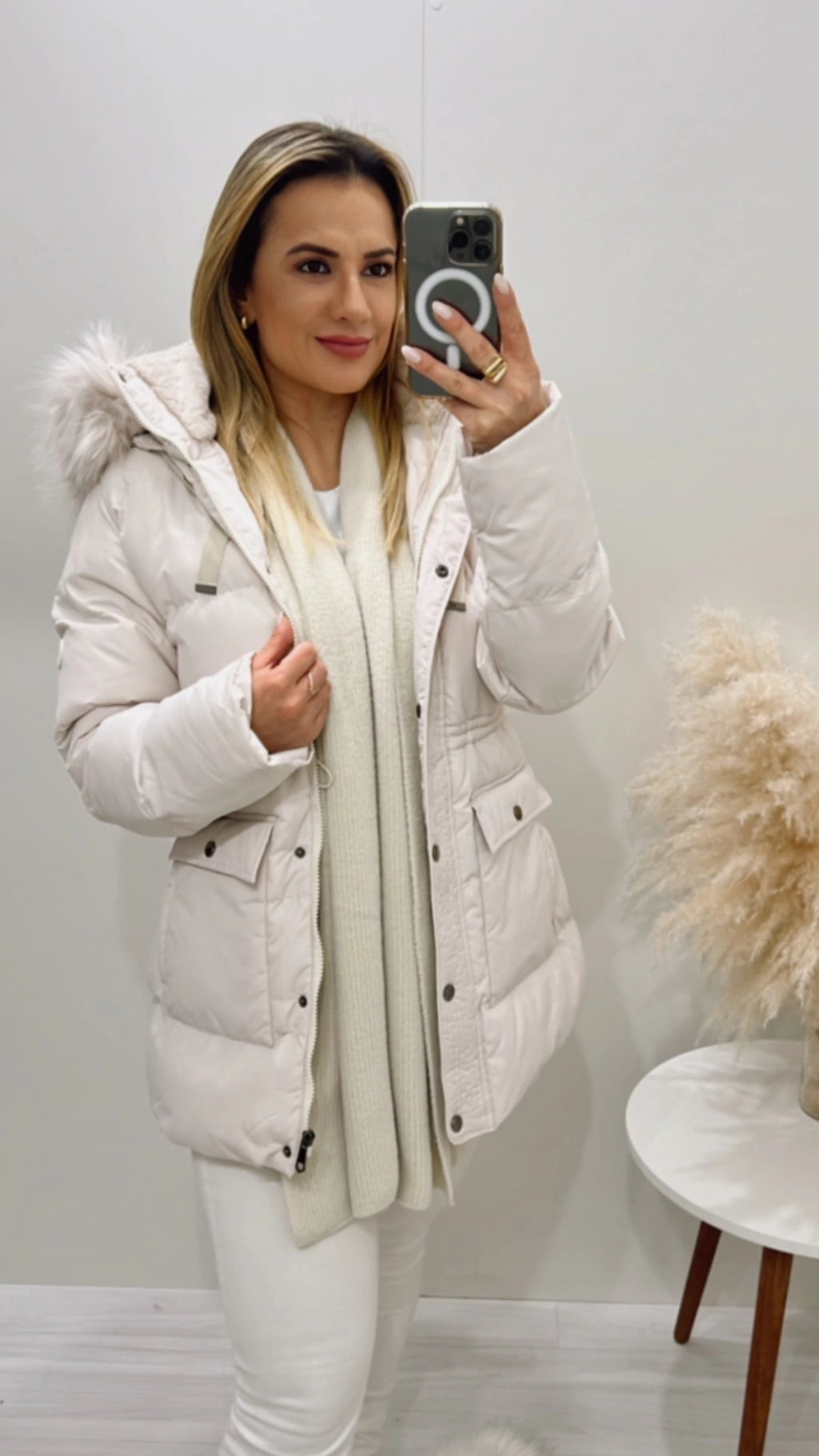 JAQUETA BIAMAR ALONGADA ACINTURADA COM CAPUZ | OFF WHITE 51026