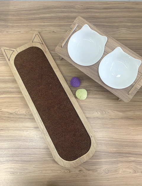 KIT Básico - Arranhador Bastet Gato + Comedouro Duplo + 2 Bolinhas