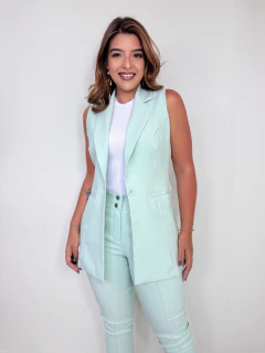 Max Colete Feminino em Alfaiataria Paula Verde Água