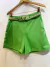 Short Feminino de Linho com cinto trançado na internet