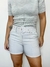 Short Feminino em Alfaiataria com Cinto Encapado Cinza - loja online