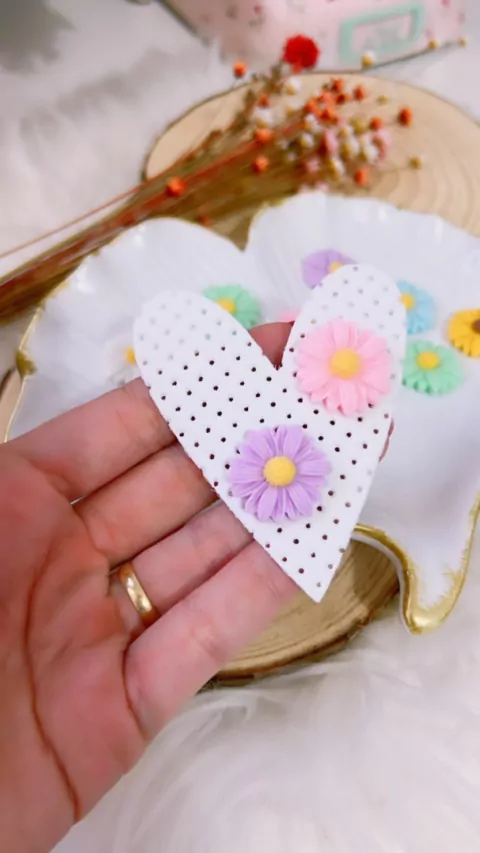 Aplique Girassol 20mm em resina - 10 unidades