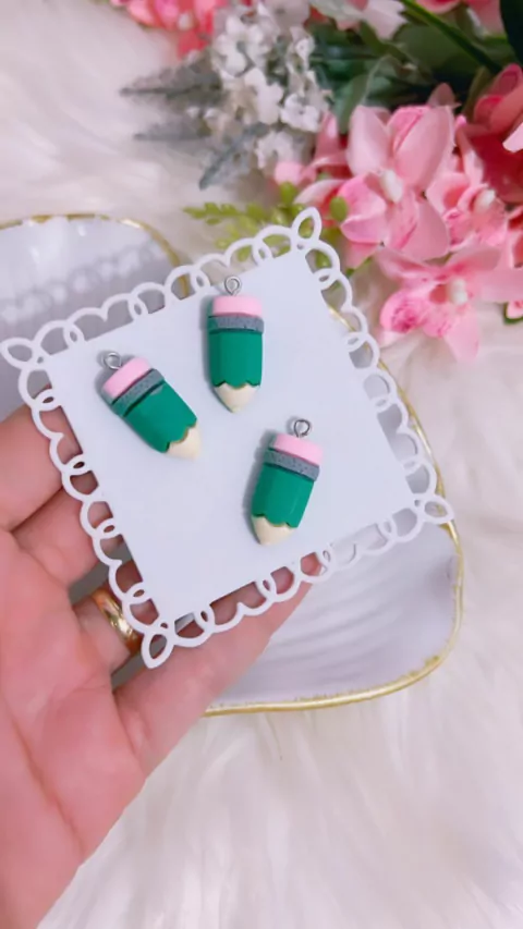 Pingente Escolar Lápis - unidade