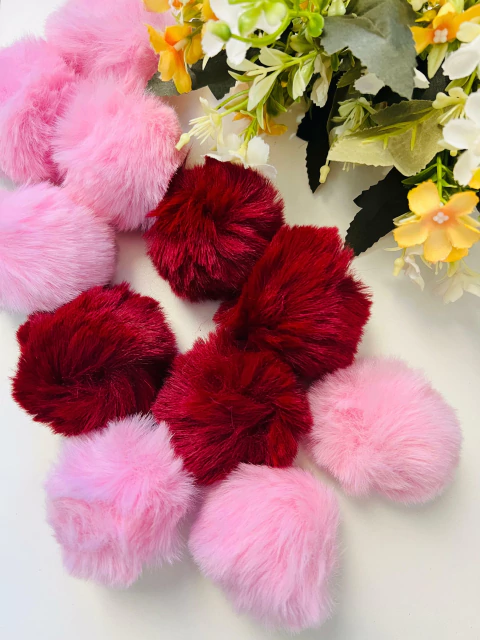 Pompom Pelúcia 70mm - Unidade - comprar online