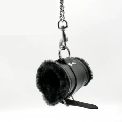 Algema e Tapa Olho de Couro com Pelos para Brincadeiras Eróticas - Clube das Coisas - Tudo para Você ficar mais Linda e Sexy