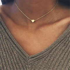 Colar Delicado com Coração Dourado Único Taila.