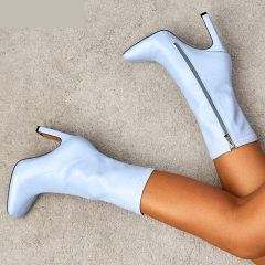 Bota de couro cano curto de zíper Ankle Boot com Bico fino e Salto Quadrado Barbara. - comprar online