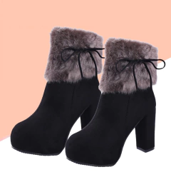 Bota cano curto com pelo Salto Alto Quadrado de luxo Ankle.