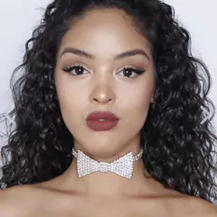 Colar Laço de Strass Gravata Borboleta Luxo.