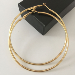 Brinco de Argola Grande Dourada Briana. - comprar online