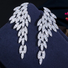 Imagem do Brinco Beverly de Zircônia Elegante de Ouro 18k, Brinco de Zircônia.