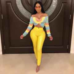 Calça Mary, Calça de couro sintético sexy, Calça de couro PU sensual. na internet