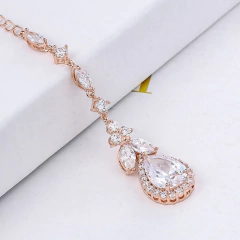 Colar para Decote Costas Nuas com Gota de Zircônia, Colar Body Chain Tay. na internet