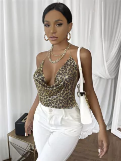 Top Cropped com Lantejoulas Strass Gola V sensual Mary. na internet