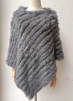 Poncho Rihanna Elegante de Pele de Coelho Xale. - comprar online