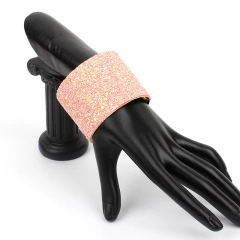 Imagem do Pulseira Dourada Larga com Lantejoulas, Bracelete Dourado Colorido Mary.