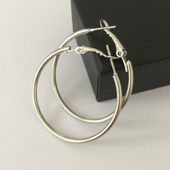 Brinco de Argola Grande Dourada Briana. - comprar online