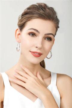 Brinco de Argola Oval de Prata 925, Brincos. - comprar online