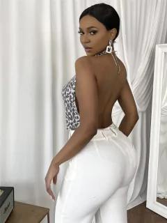 Top Cropped com Lantejoulas Strass Gola V sensual Mary. - Clube das Coisas - Tudo para Você ficar mais Linda e Sexy