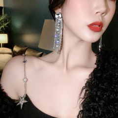 Brinco Assimetrico Blogueira Estilo Jade Picon Cascata com Strass Jane. - comprar online