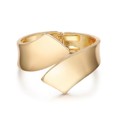 Imagem do Pulseira Larga de Luxo Assimétrica Estilo Tiffany Dourada linda.