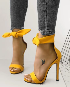 Sandália de Salto Alto de Camurça, Sandália Novo Designer com lacinho. - Clube das Coisas - Tudo para Você ficar mais Linda e Sexy