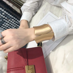 Pulseira Larga de Luxo Assimétrica Estilo Tiffany Dourada linda. - comprar online